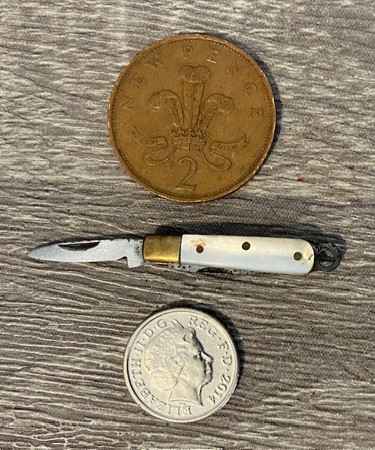 VINTAGE KNIFE COLLECTION.