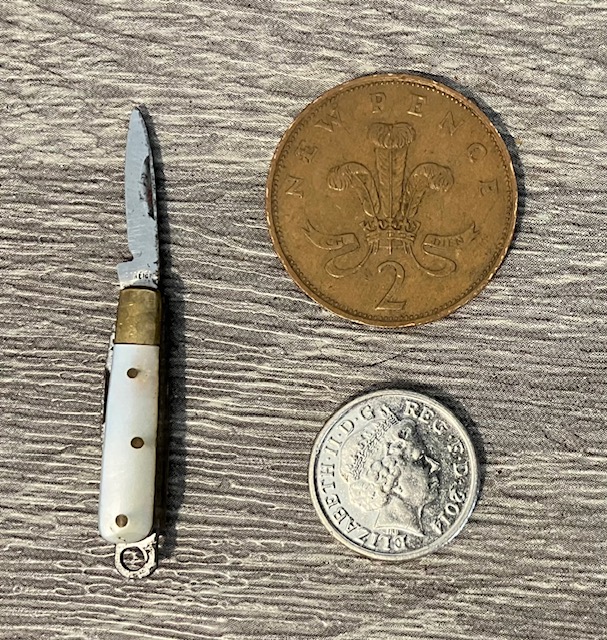 VINTAGE KNIFE COLLECTION.