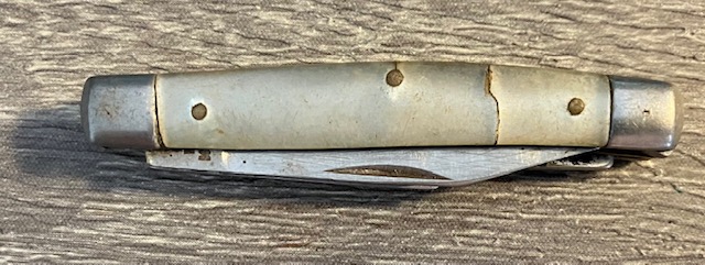 VINTAGE KNIFE COLLECTION.