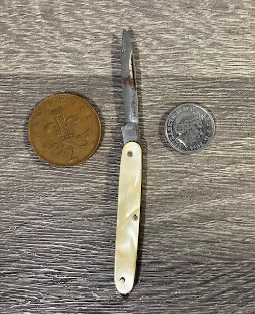 VINTAGE KNIFE COLLECTION.