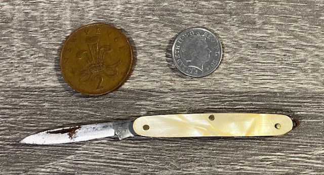 VINTAGE KNIFE COLLECTION.