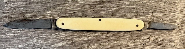 VINTAGE KNIFE COLLECTION.