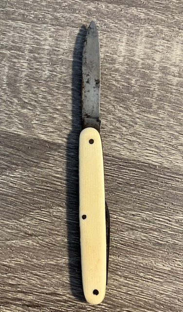 VINTAGE KNIFE COLLECTION.