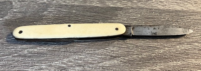 VINTAGE KNIFE COLLECTION.