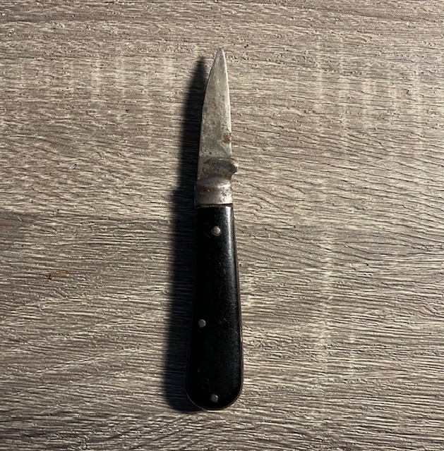 VINTAGE KNIFE COLLECTION.