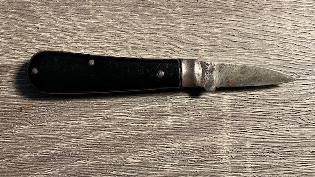 VINTAGE KNIFE COLLECTION.