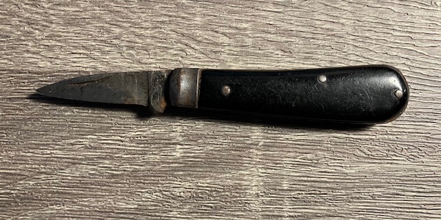 VINTAGE KNIFE COLLECTION.