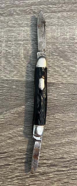 VINTAGE KNIFE COLLECTION.