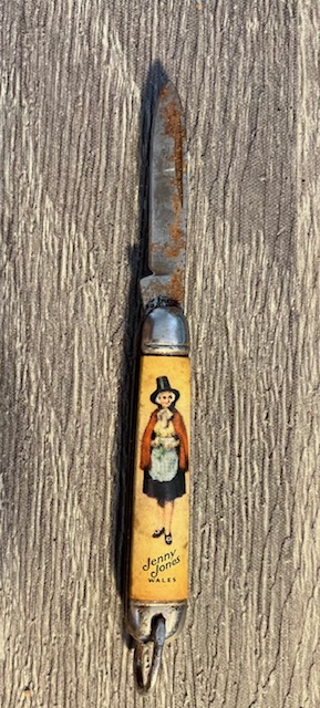 VINTAGE KNIFE COLLECTION.