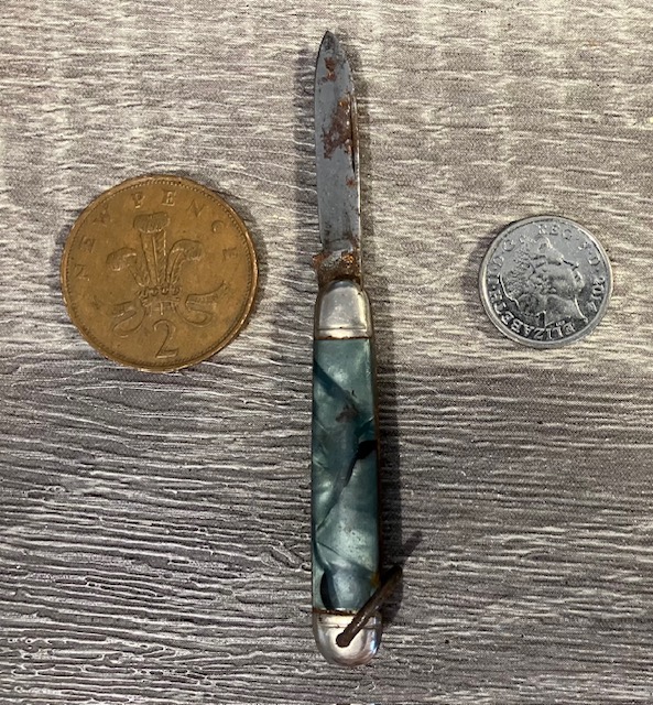 VINTAGE KNIFE COLLECTION.