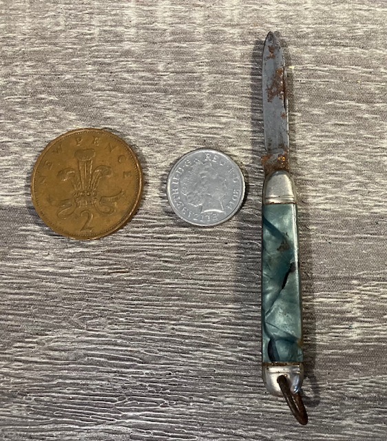 VINTAGE KNIFE COLLECTION.