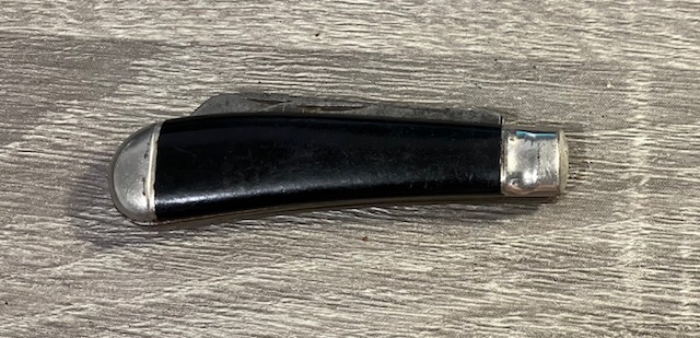 VINTAGE KNIFE COLLECTION.