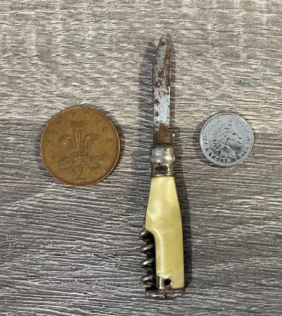 VINTAGE KNIFE COLLECTION.