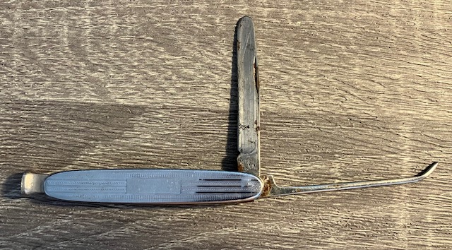 VINTAGE KNIFE COLLECTION.