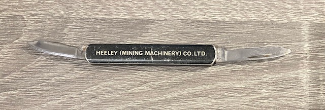 VINTAGE KNIFE COLLECTION.