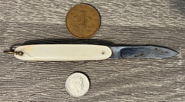 VINTAGE KNIFE COLLECTION.