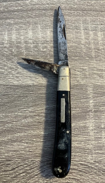 VINTAGE KNIFE COLLECTION.