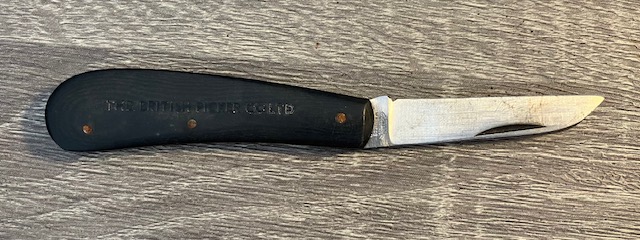 VINTAGE KNIFE COLLECTION.